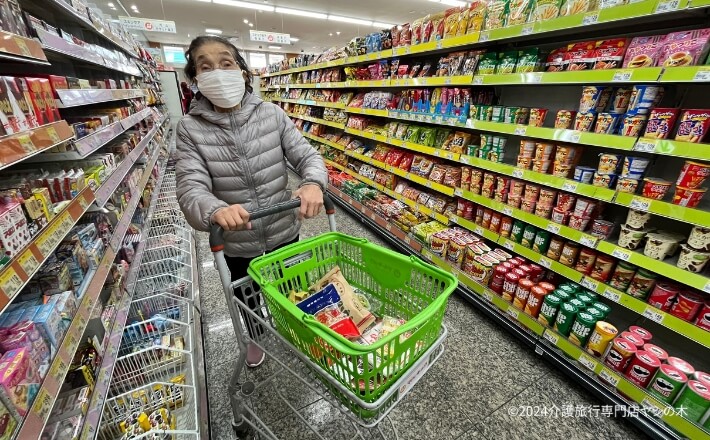 介護旅行_福岡県博多_スーパーでお買い物4