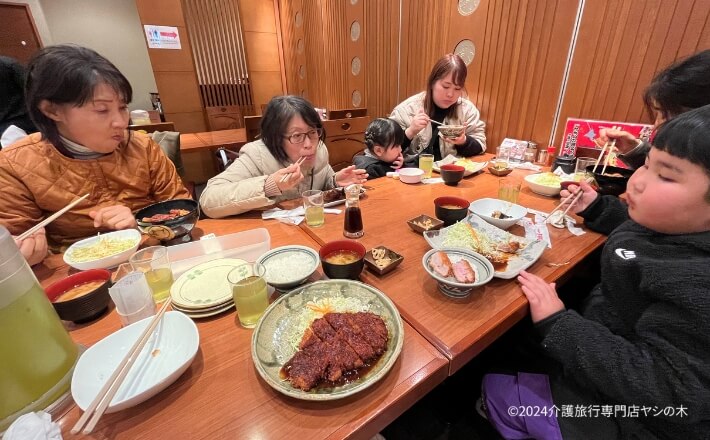 介護旅行_愛知県名古屋みそかつ矢場とん2