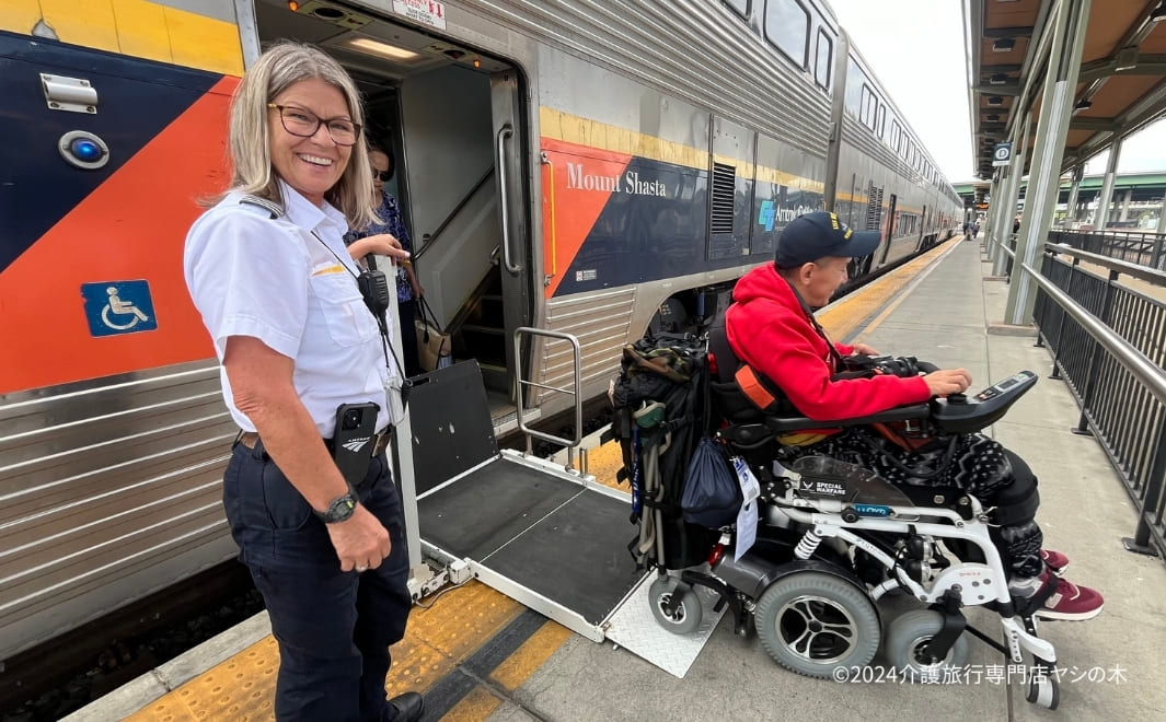 介護旅行でアメリカへ航空ショー観覧_長距離列車カリフォルニア・ゼファー号を降車