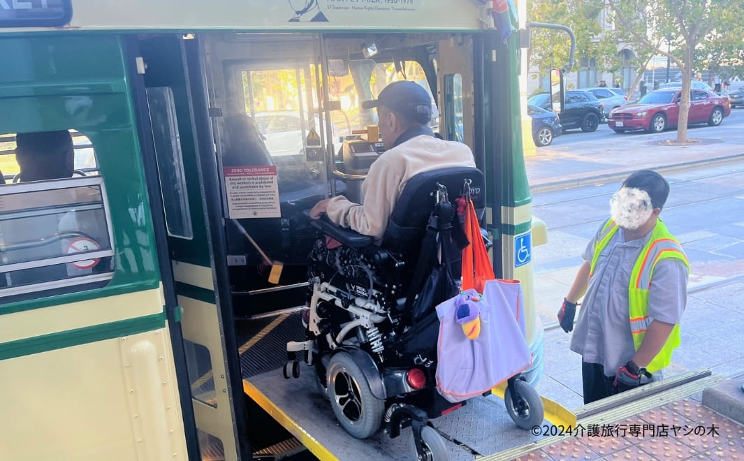 介護旅行でアメリカへ航空ショー観覧_路面電車に乗車