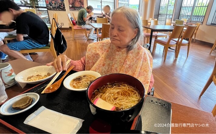 クルーズ船で介護旅行_秋田・角館で昼食