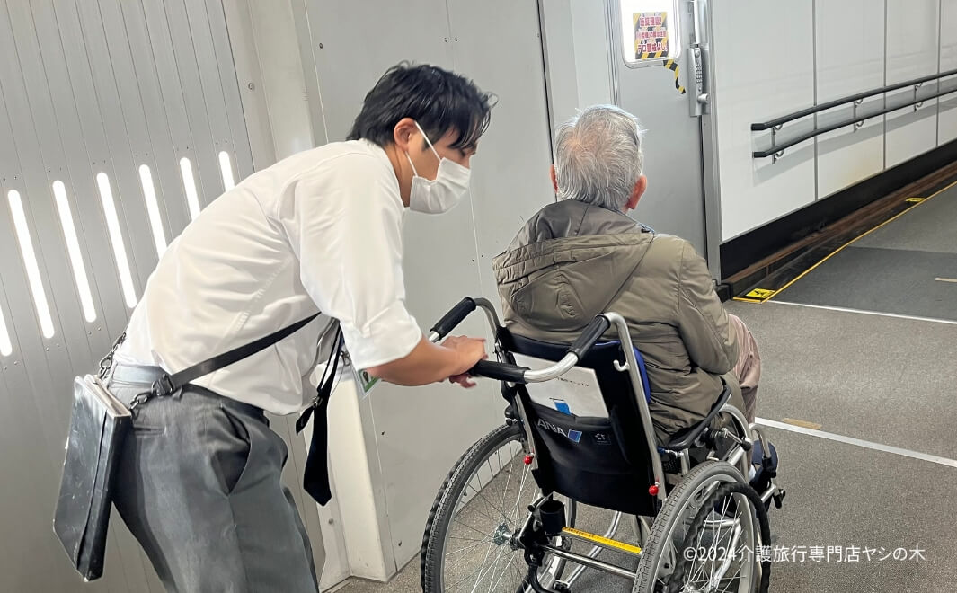 介護旅行で佐賀県へ_福岡空港