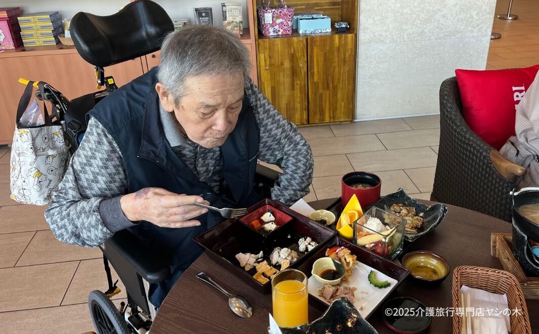 介護旅行で沖縄県へ_ホテルで朝食