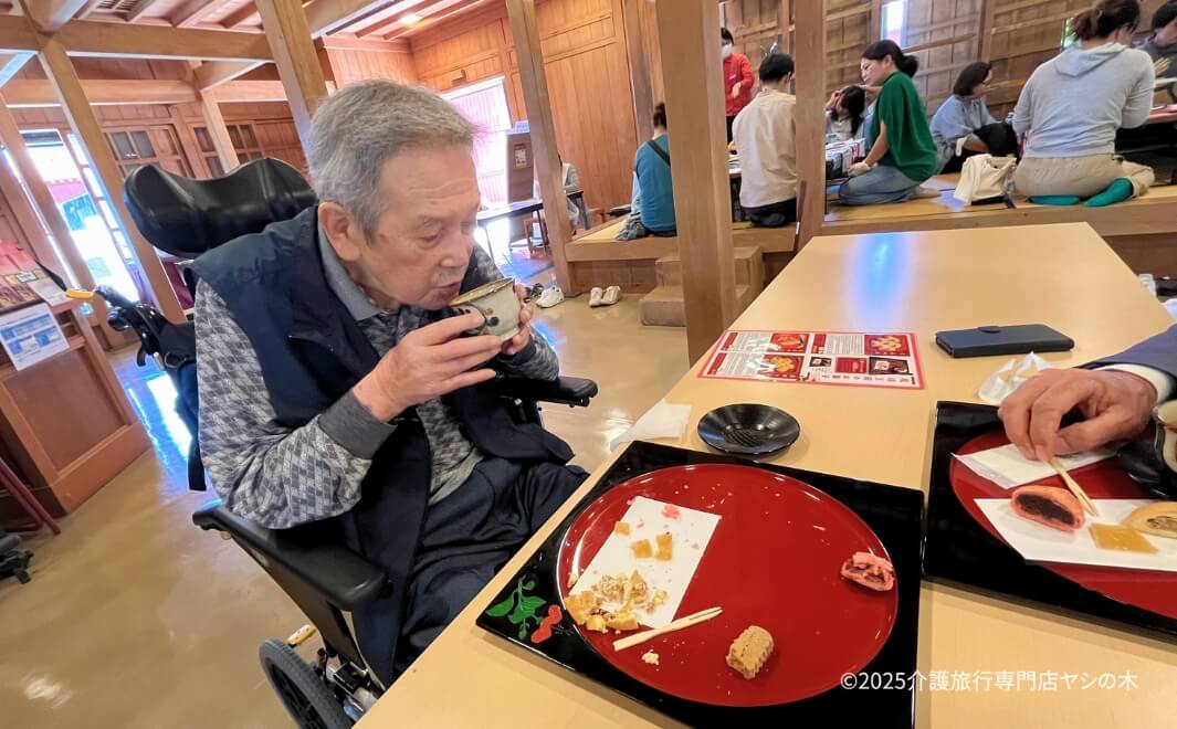 介護旅行で沖縄県へ_茶屋店で休憩