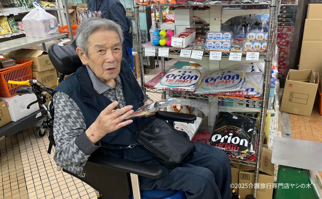 介護旅行で沖縄県へ_国際通りでお買い物