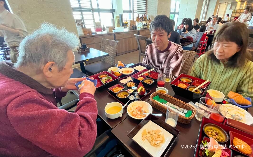 介護旅行で沖縄県へ_ホテルで朝食