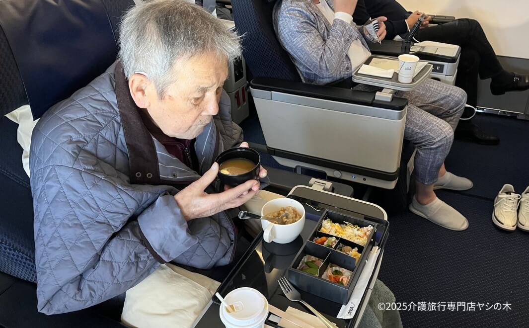 介護旅行で沖縄県へ_福岡空港を離陸