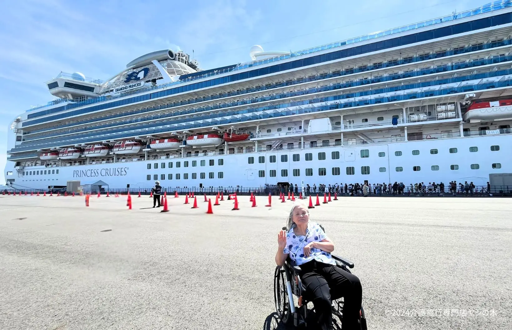 車椅子利用者がクルーズ船で長期旅行を楽しむ介護旅行